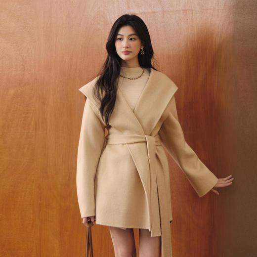 【严选】诗凡黎杏色气质绵羊毛浴袍式外套2025秋冬新款系带连帽双面呢大衣7G9370801 商品图2