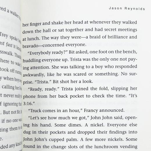 回望 英文原版 Look Both Ways 儿童文学小说 中小学生英语课外阅读故事书 英文版进口原版书籍 Jason Reynolds 商品图2