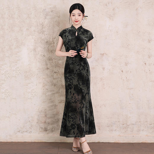 SC22044国风绿色复古新中式月牙袖旗袍女2025秋新款改良老上海日常可穿秋 商品图1