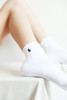 软支撑设计，放松整个脚掌。三双入毛巾底小标刺绣运动袜C091768 商品缩略图0