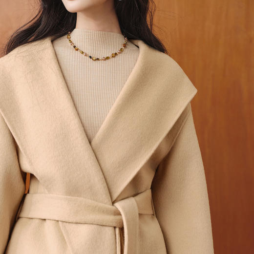 【严选】诗凡黎杏色气质绵羊毛浴袍式外套2025秋冬新款系带连帽双面呢大衣7G9370801 商品图3