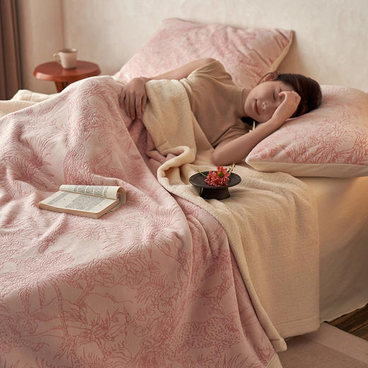 【牛奶雕花绒毯】秋冬毛毯牛奶绒雕花复合毯保暖办公室午休沙发毯子 商品图5