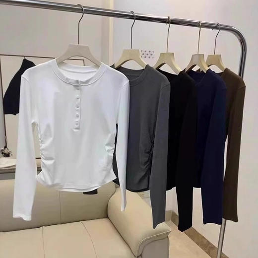 LU系！2025美式侧边褶皱纽扣秋季半开襟圆领亨利领长袖打底长袖T恤女款！ 商品图1