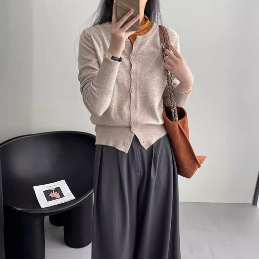 【秋冬圆领针织衫开衫】韩系温柔糯亲肤 宽松短款 外搭毛衣外套上衣  商品图0