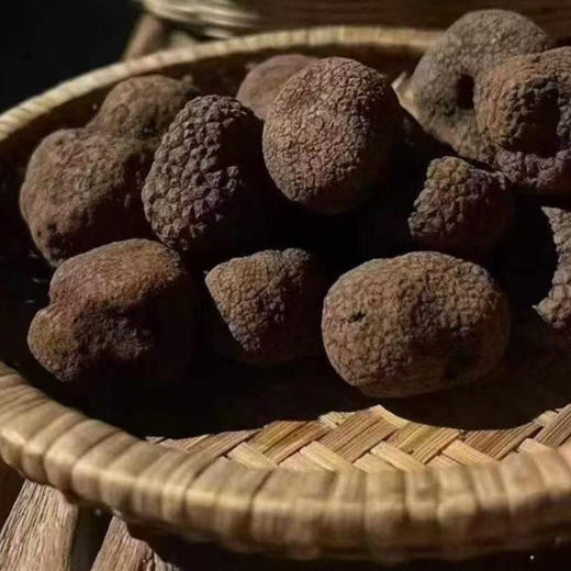 云南新鲜黑松露 尝鲜1公斤装  “一口入魂”的味觉记忆 商品图0