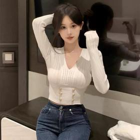 【超美❗️纯欲风收腰针织衫】修身显瘦，轻盈柔软，细腻温柔，辣妹长袖短款秋冬风紧身显瘦毛衣修身打底白色上衣