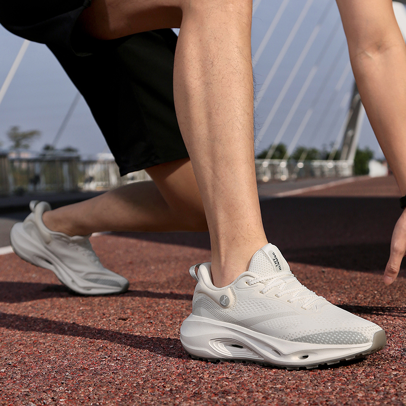 （部分尺码预售4.13发货）简届灵动1.0全掌碳板运动跑鞋（情侣款）， 专业高弹助跑，超高性价比