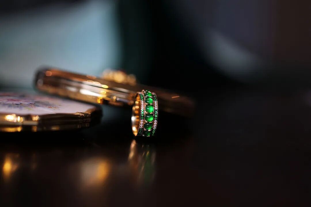 永乐｜帝王绿小翡翠气势磅礴的组合