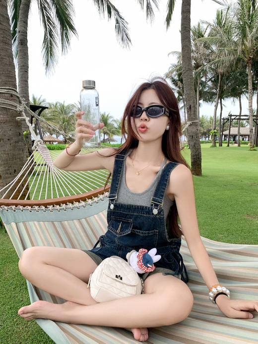 <曾小咸推荐>现货秒杀！微信超特价！高腰牛仔背带裤短裤 日常179.99 立减80 秒杀99.99！ 商品图9