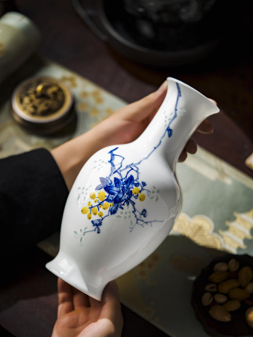 富玉 |  景德镇陶瓷花瓶中式手绘五彩玲珑客厅插花高档家居摆件初夏瓶 商品图1