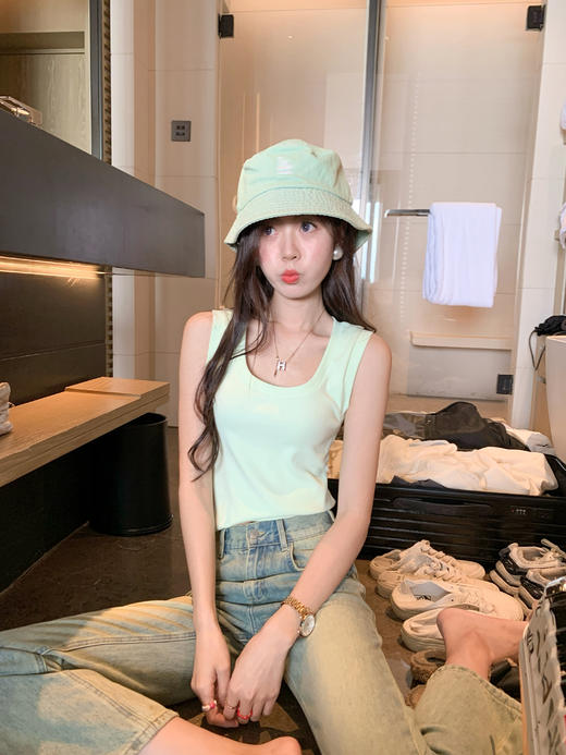 <曾小咸推荐> 现货秒杀！微信超特价！【软糖女孩】纯色背心 日常79.99 立减40 秒杀39.99！ 商品图5