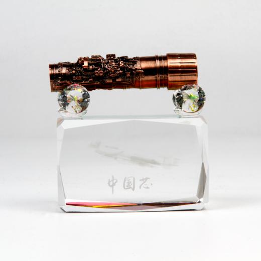 【长春航展、九三阅兵纪念品-新品重磅】特尔博 中国芯国产发动机 水晶底座绚丽夺目 礼盒包装送礼佳品 商品图3