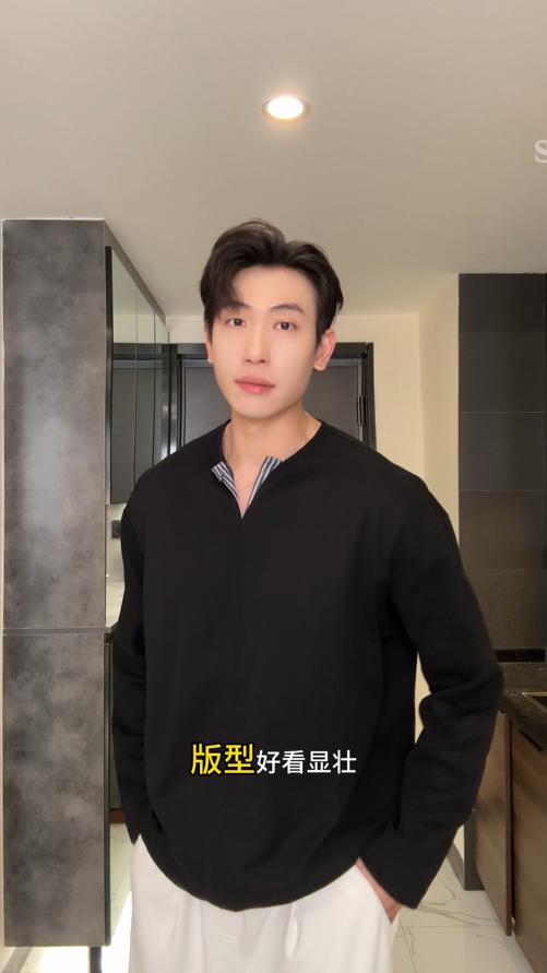 W53100SDSA男士秋冬新款痞帅男装简约拼接撞色套头卫衣百搭时尚宽松上衣 商品图0