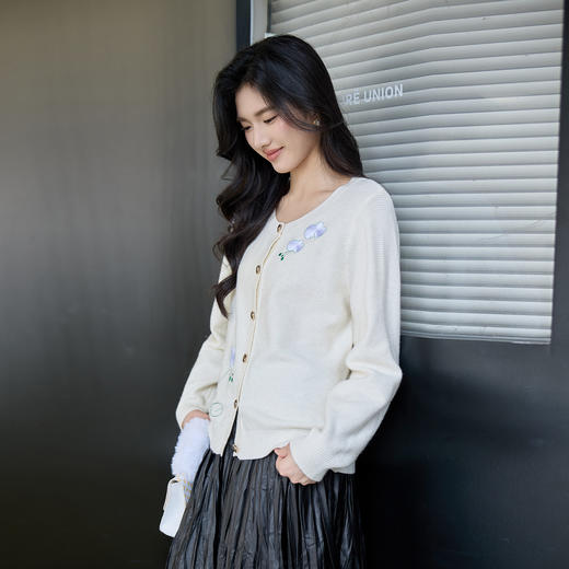 奢姿大码女装2025秋季时尚花朵刺绣针织开衫胖妹妹气质减龄上衣9653670299 商品图4