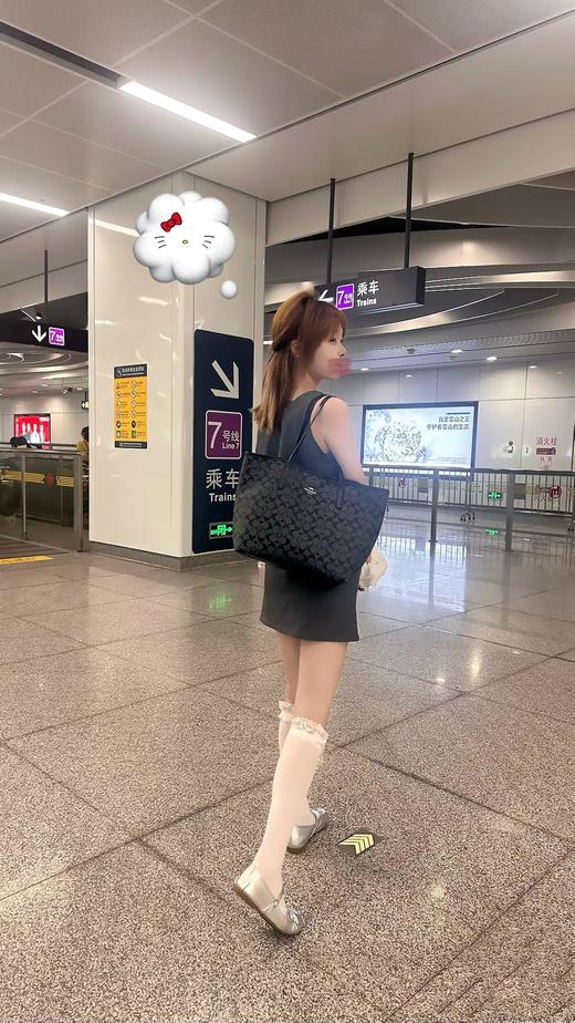 蔻驰COACH City33购物袋 容量很大很能装！而且耐脏好打理 日常百搭不出错 上班通勤背它完全无压力~ 商品图6