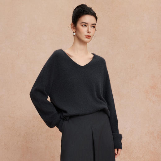 QG643斯尔丽2025新款含山羊绒V领柔软舒适女士纯色软糯高级针织衫上衣 商品图11