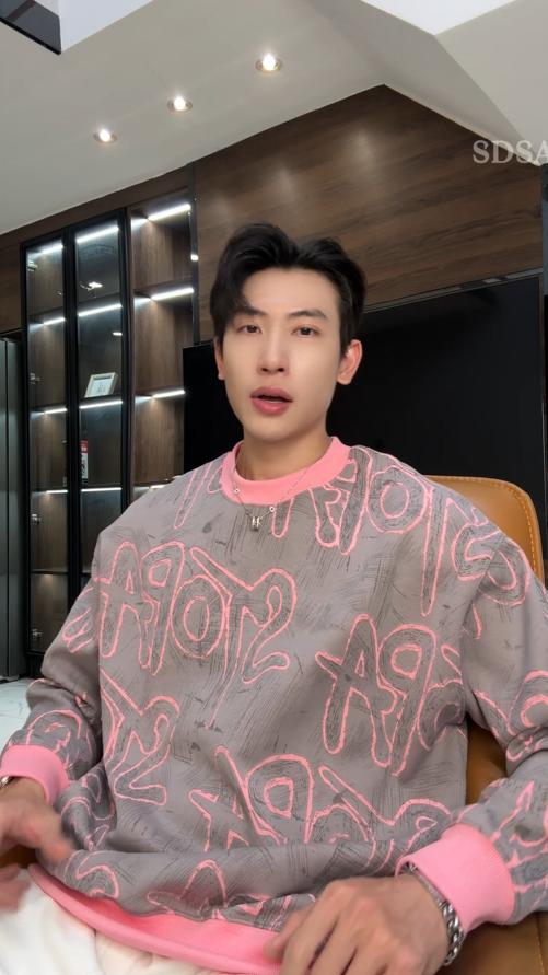 WY1072SDSA男士秋冬新款痞帅男装潮牌撞色割破字母圆领卫衣百搭时尚上衣 商品图0