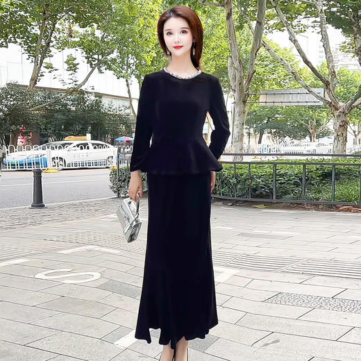 QYM 25XYB523-Y上衣+连衣裙时尚两件套丝绒套装裙 商品图1