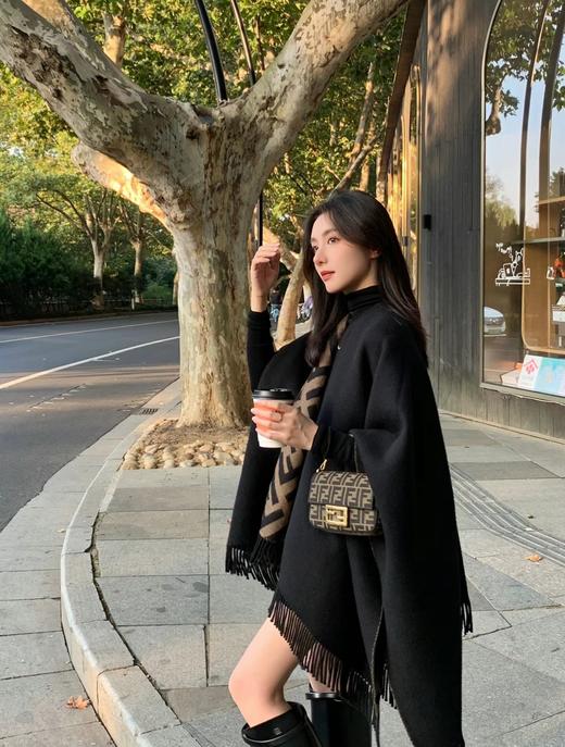 芬迪 双面羊毛羊绒混纺斗篷 素黑色/咖色（DSX） 商品图4