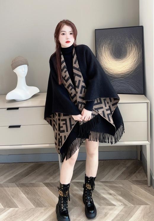 芬迪 双面羊毛羊绒混纺斗篷 素黑色/咖色（DSX） 商品图5