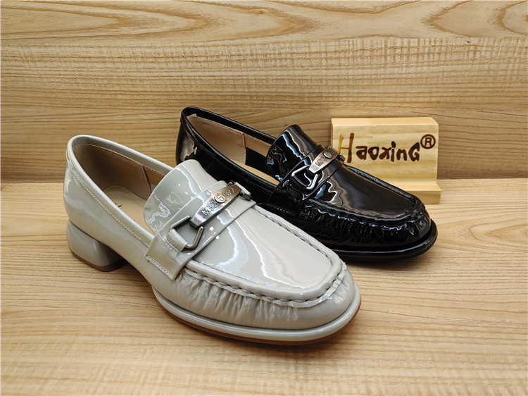 2024年豪行春季新款正品真皮时尚舒适百搭低跟浅口女单鞋24126411