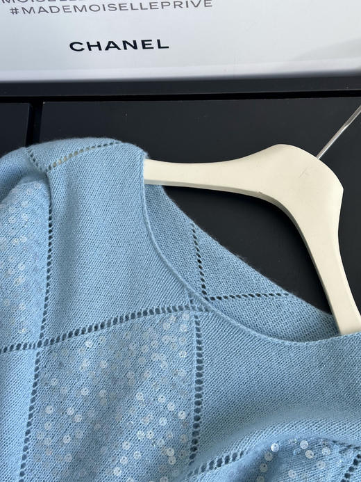 波光粼粼感镂空亮片浣熊羊毛衫 商品图13