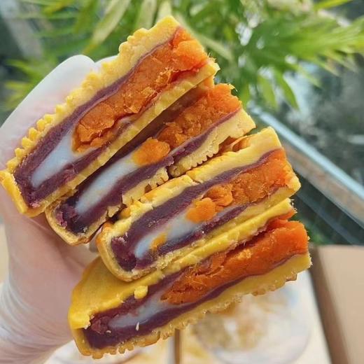 咸甜交织，软糯香酥【拉丝暴击！四重奢享馅料】每口都是满足，潮汕麻薯大月饼老式网红休闲茶配芋泥麻薯肉松雪媚娘蛋黄蛋糕小吃。ha 商品图1