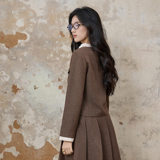 奢姿大码女装2025年秋季时尚口袋装饰圆领外套胖妹妹气质通勤上衣9953394238A 商品图3