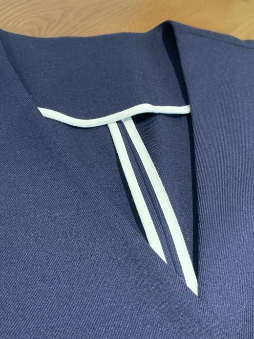 【高品质私服】【IC斜纹花呢中长大衣外套】合身版型 V领设计精准修饰颈线 视觉缩小脸部轮廓G1536-CC【无标出货 介意慎拍】 商品图11