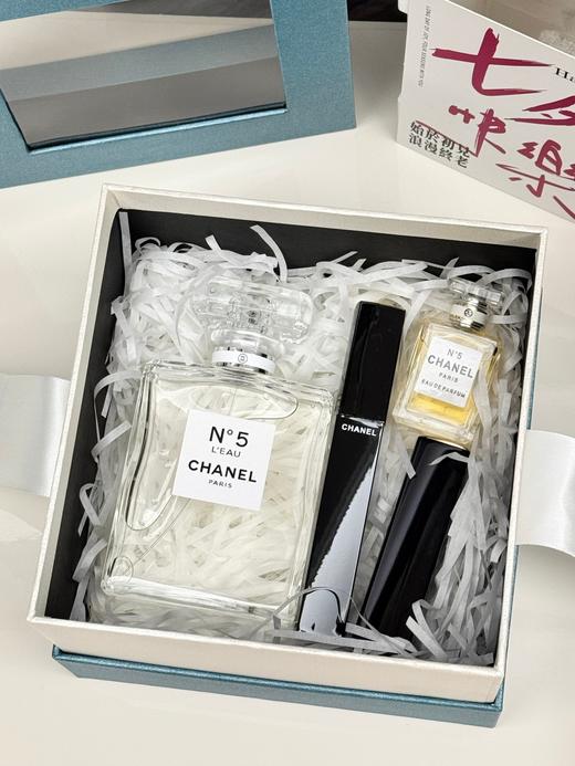 D091804白N5淡香水+彩妆蓝天窗蝴蝶礼盒礼物 商品图4