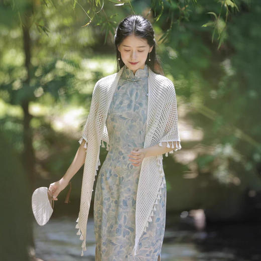 MYJ 镂空流苏三角巾针织流苏披肩斗篷日常可穿搭配旗袍外穿透气优雅时尚披肩开衫 商品图1