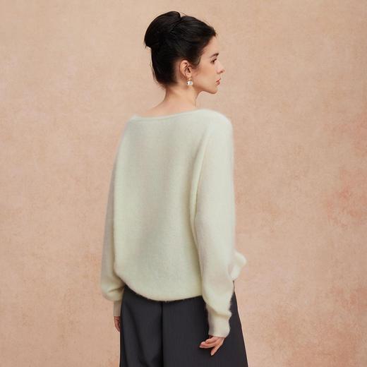 QG643斯尔丽2025新款含山羊绒V领柔软舒适女士纯色软糯高级针织衫上衣 商品图4
