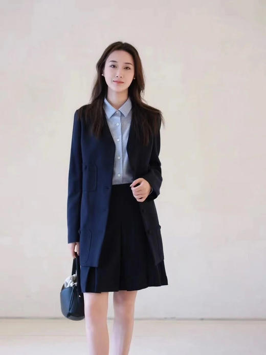 【高品质私服】【IC斜纹花呢中长大衣外套】合身版型 V领设计精准修饰颈线 视觉缩小脸部轮廓G1536-CC【无标出货 介意慎拍】 商品图4