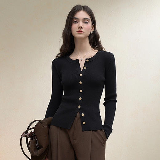 西遇气质金扣长袖针织衫女秋季新款修身显瘦内搭打底衫上衣V2951185 商品图0