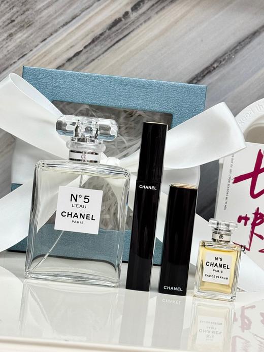 D091804白N5淡香水+彩妆蓝天窗蝴蝶礼盒礼物 商品图5