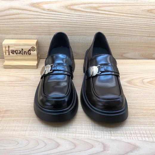 豪行春季新品时尚休闲真皮浅口低跟女单鞋乐福鞋24175011 商品图3