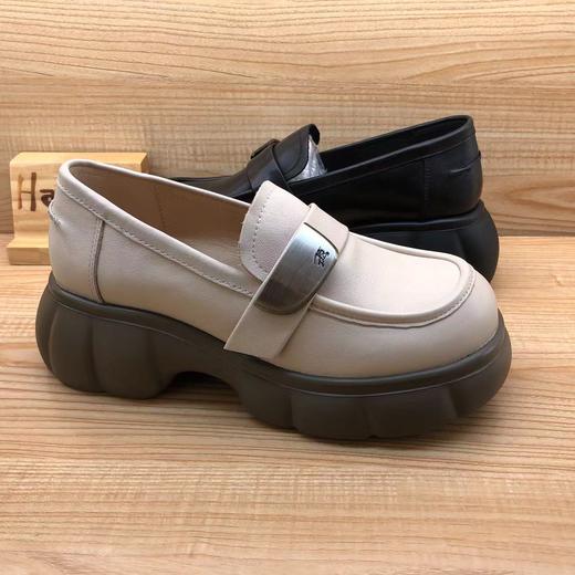 豪行2024年春季新品时尚休闲真皮英伦女鞋乐福鞋24133805 商品图4