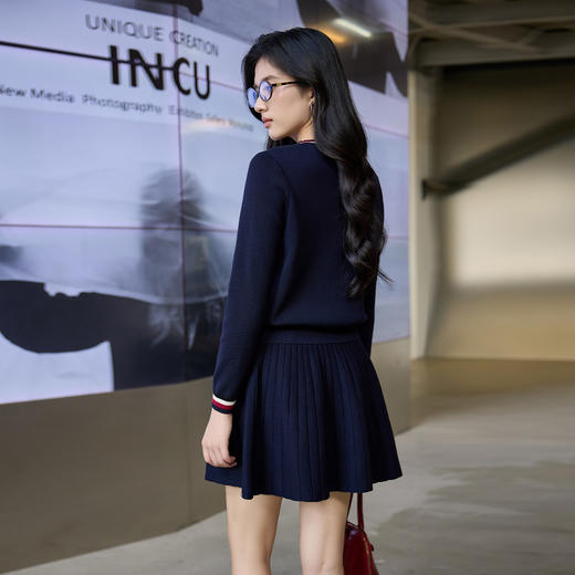 奢姿大码女装2025秋季减龄坑条设计时尚两件套胖妹妹圆领针织套装9853994218 商品图3