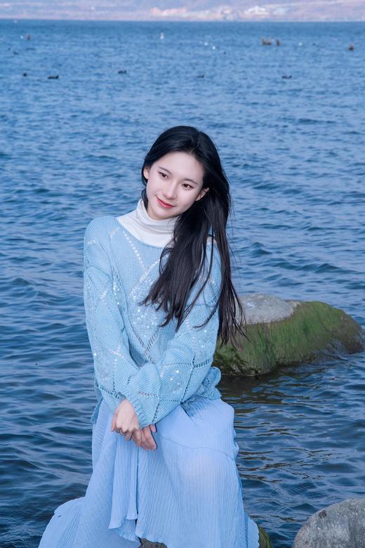 波光粼粼感镂空亮片浣熊羊毛衫 商品图4