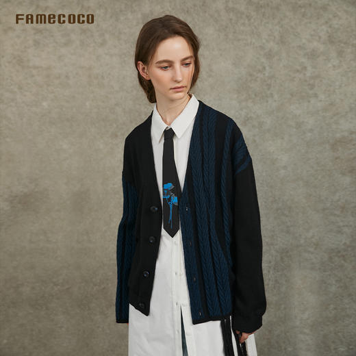 Famecoco范可儿设计款时尚V领针织开衫流苏拼接短款外套FAC6DE004 商品图1
