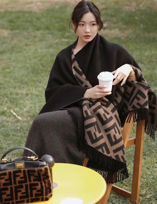 芬迪 双面羊毛羊绒混纺斗篷 素黑色/咖色（DSX） 商品图2