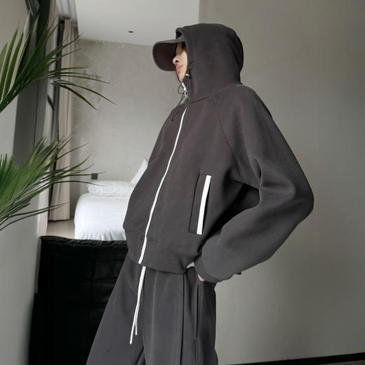 秋冬热卖！美式休闲！密己 通勤必备连帽弯刀裤套装 秋冬撞色卫衣 百搭显瘦  包容性强   4色可选 商品图5