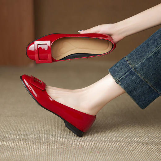 【预售5天】舒适百搭方扣浅口单鞋女圆头漆皮低跟工作鞋平底鞋女YS&A1820 商品图0