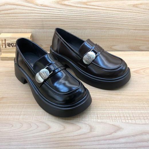 豪行春季新品时尚休闲真皮浅口低跟女单鞋乐福鞋24175011 商品图4