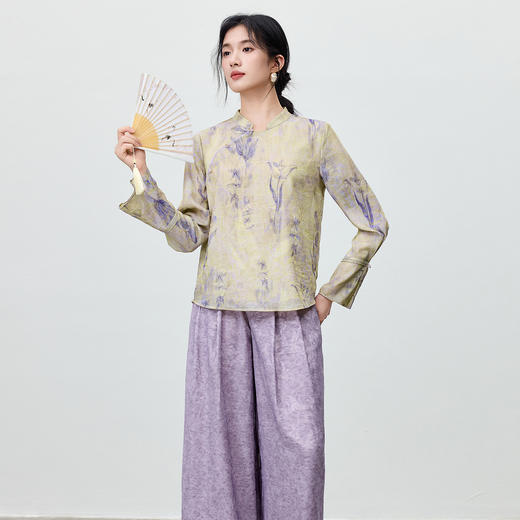 【内购】【风过鸢尾】优雅国风立领斜门襟珠扣喇叭袖提花衬衫-Q53CN4008 商品图2