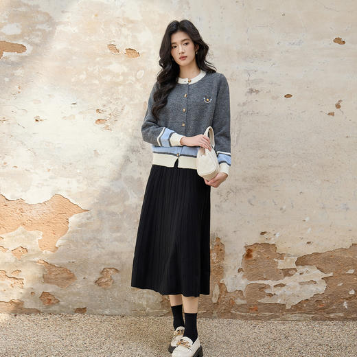 奢姿大码女装2025秋季时尚条纹装饰圆领针织开衫胖妹妹气质简约款9553394228 商品图2