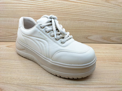 2024春季新款豪行女鞋24130300舒适大码厚软底防滑休闲单板鞋  有大码41.42 商品图0