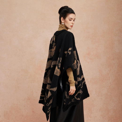 QG634斯尔丽25新款含羊毛秋冬高级感百搭披肩斗篷复古大气提花围巾 商品图1