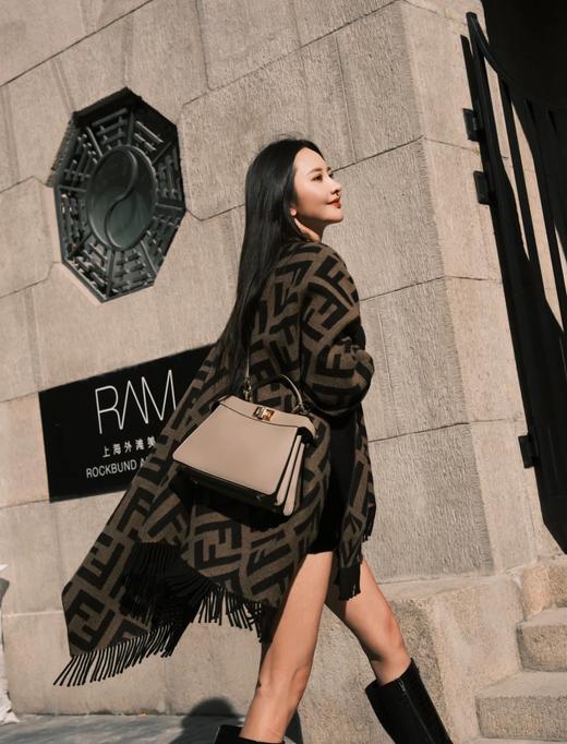 芬迪 双面羊毛羊绒混纺斗篷 素黑色/咖色（DSX） 商品图3