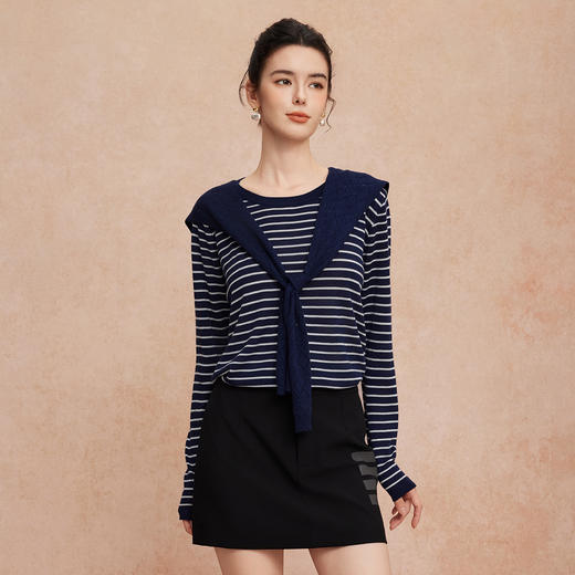 QG641斯尔丽25新款含丝光羊毛宽松时尚白领气质配多功能镂空三角巾上衣 商品图2